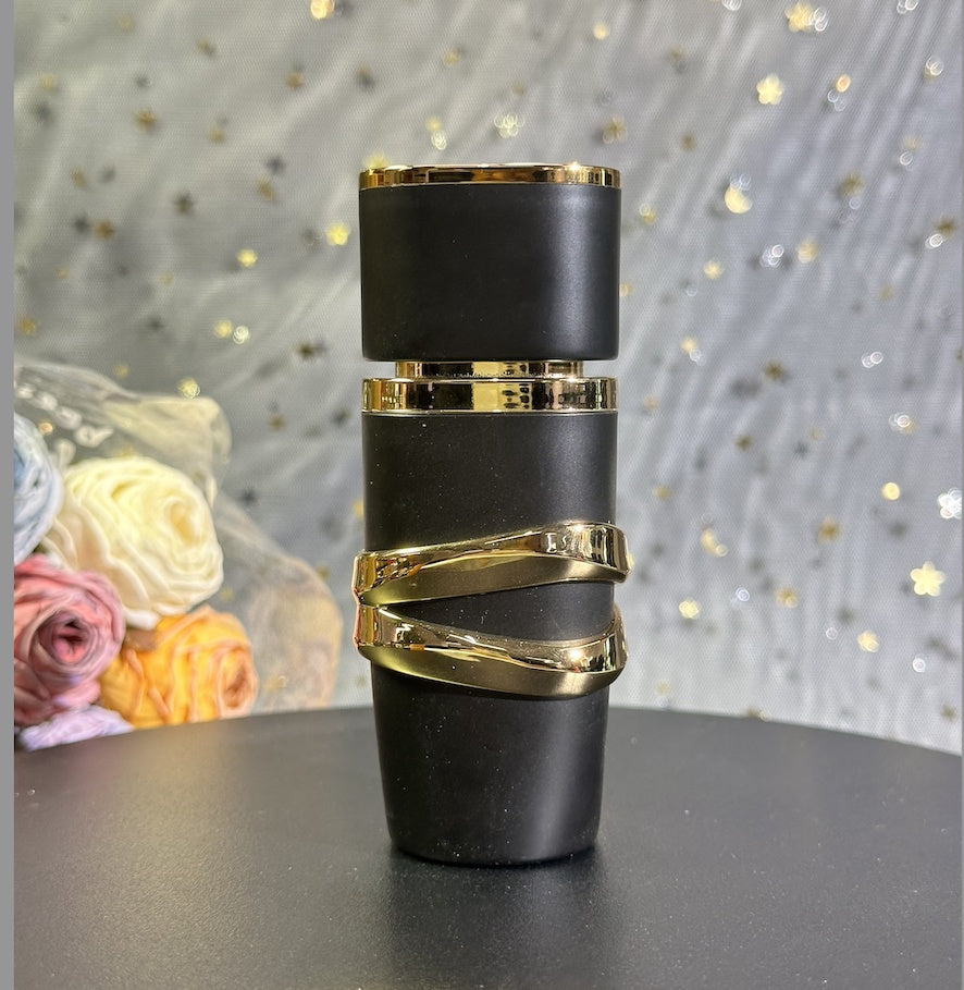 Product photograph for 018 / Black