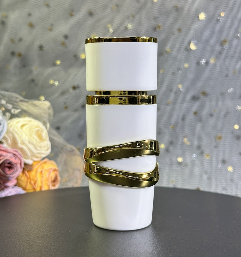 Product photograph for 018 / White